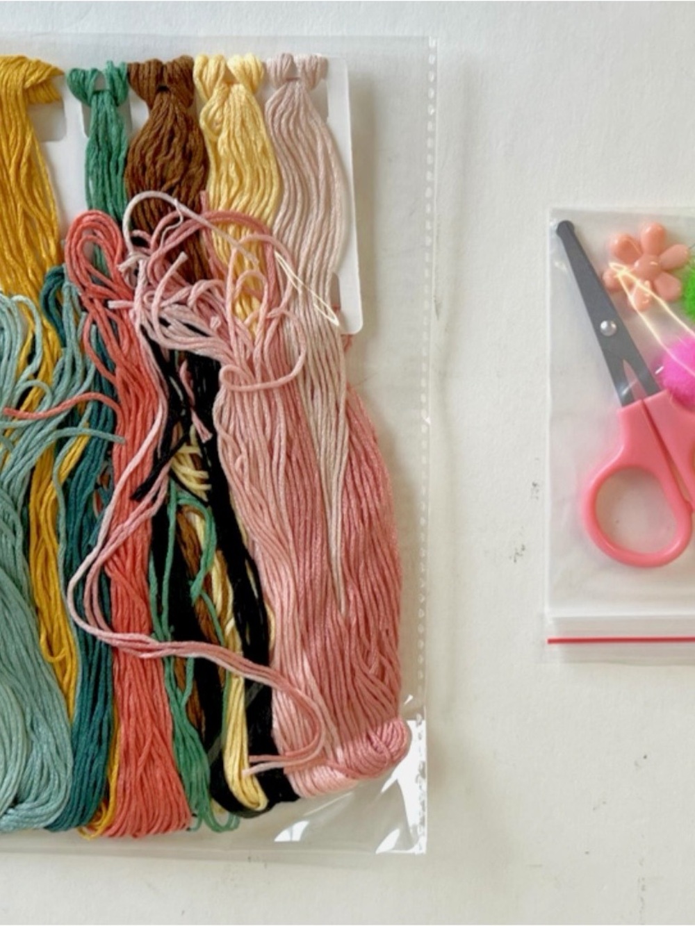 Myfelicity 3 Embroidery Kit Beginners Learning Embroidering Hoop & Video - Picture 4 of 6